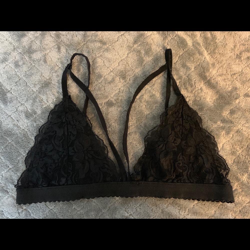 Black Lacy bralette
